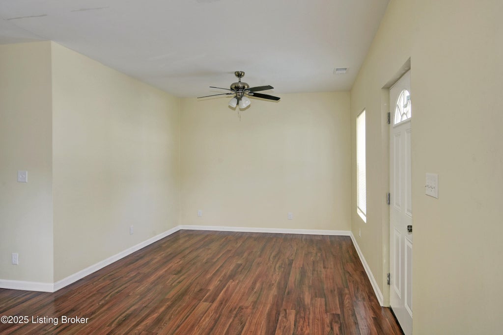 Photo of 4202 Fordson Way, Louisville, KY 40211 (MLS # 1718656)