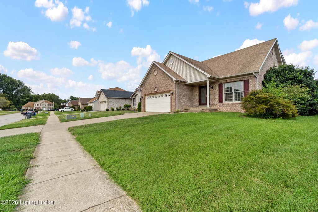 Photo of 6713 Grandfield Rd, Louisville, KY 40258 (MLS # 1727242)