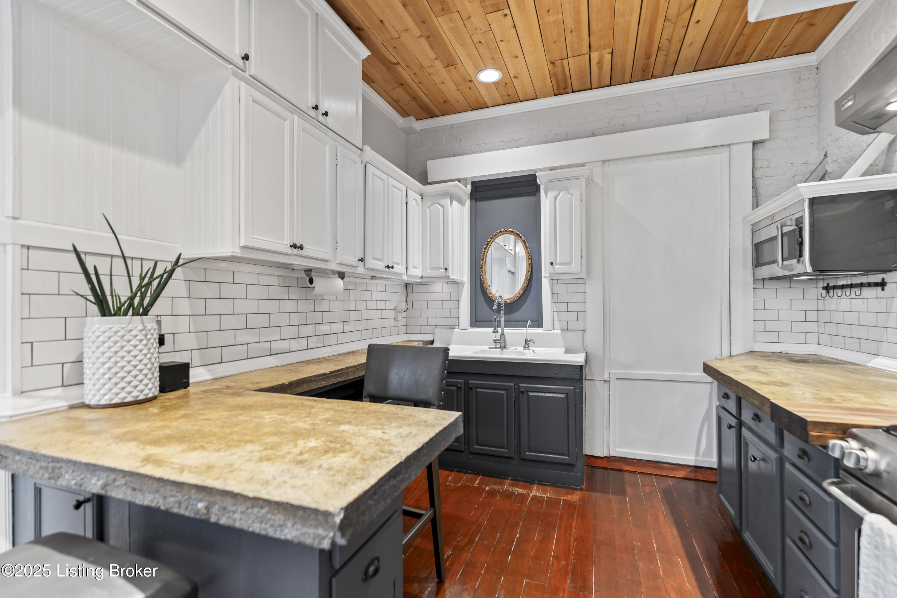 902 E Jefferson St, Louisville, Pennsylvania image 23