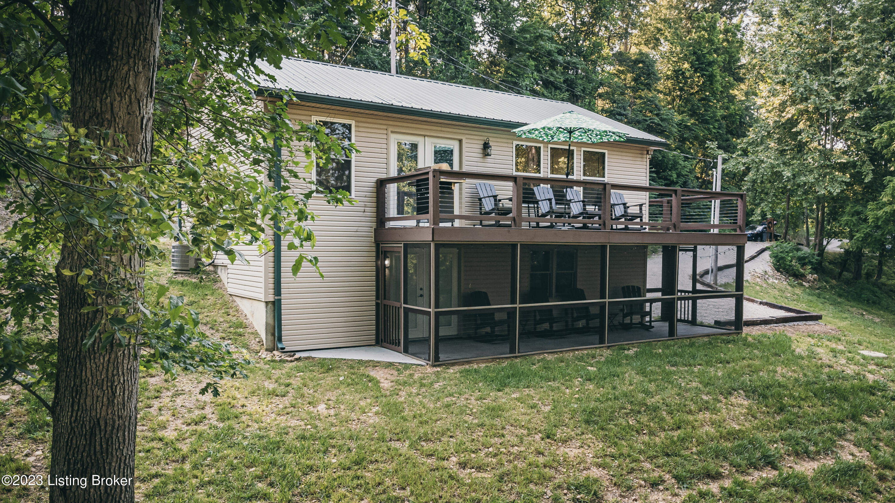 438 Whippoorwill Cove Ln, Westview, Pennsylvania image 27
