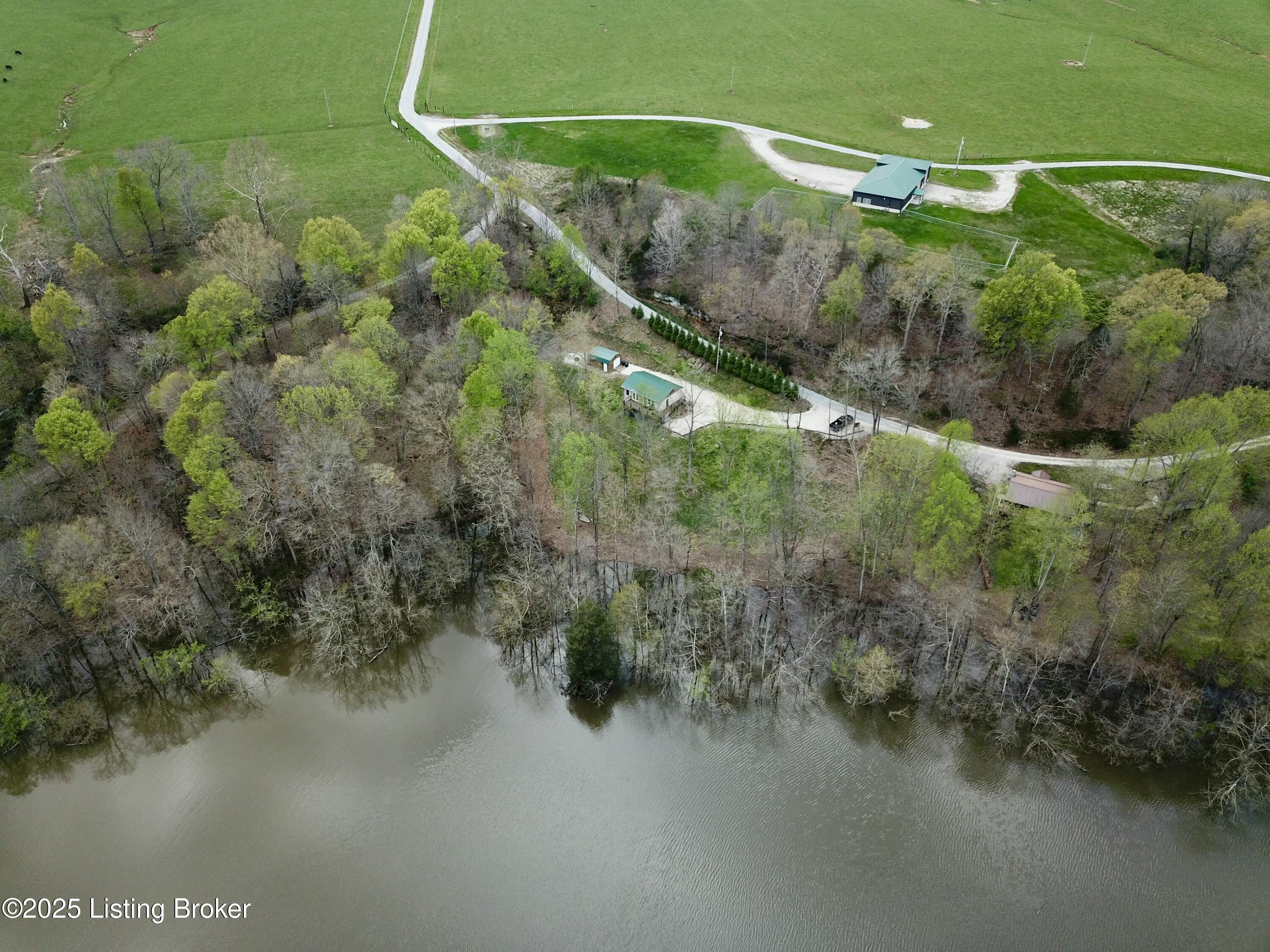 438 Whippoorwill Cove Ln, Westview, Pennsylvania image 43