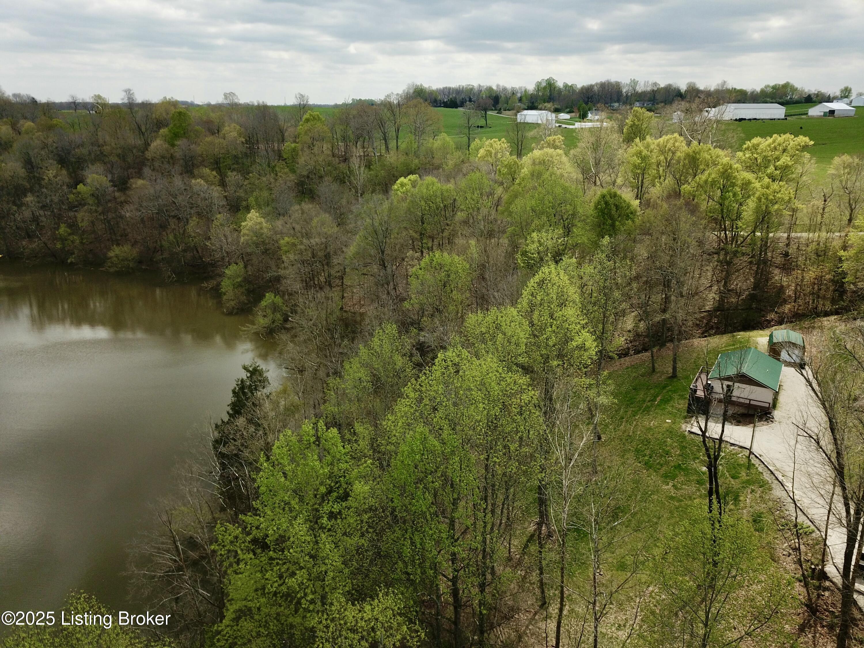 438 Whippoorwill Cove Ln, Westview, Pennsylvania image 47