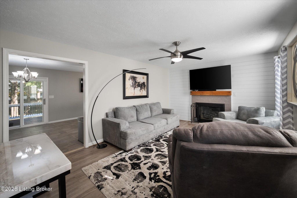 Photo of 513 Vineleaf Dr, Louisville, KY 40222 (MLS # 1731808)