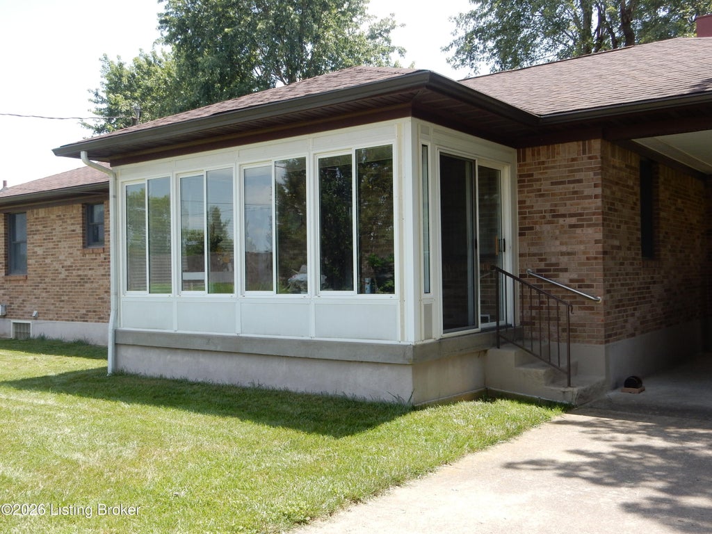 Photo of 444 Cedar Grove Rd, Shepherdsville, KY 40165 (MLS # 1722154)