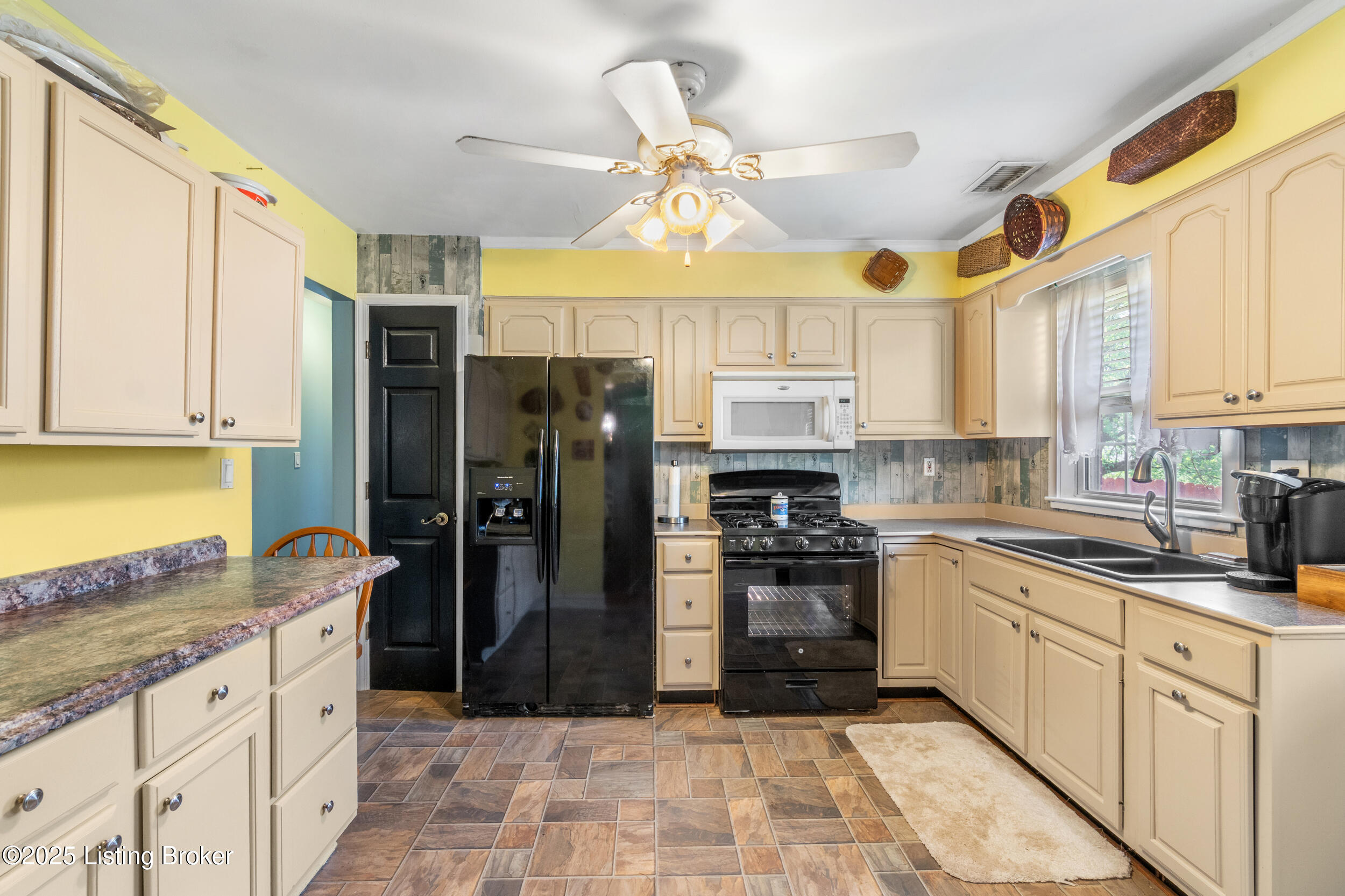 3820 Foreman Ln, Louisville, Kentucky image 6