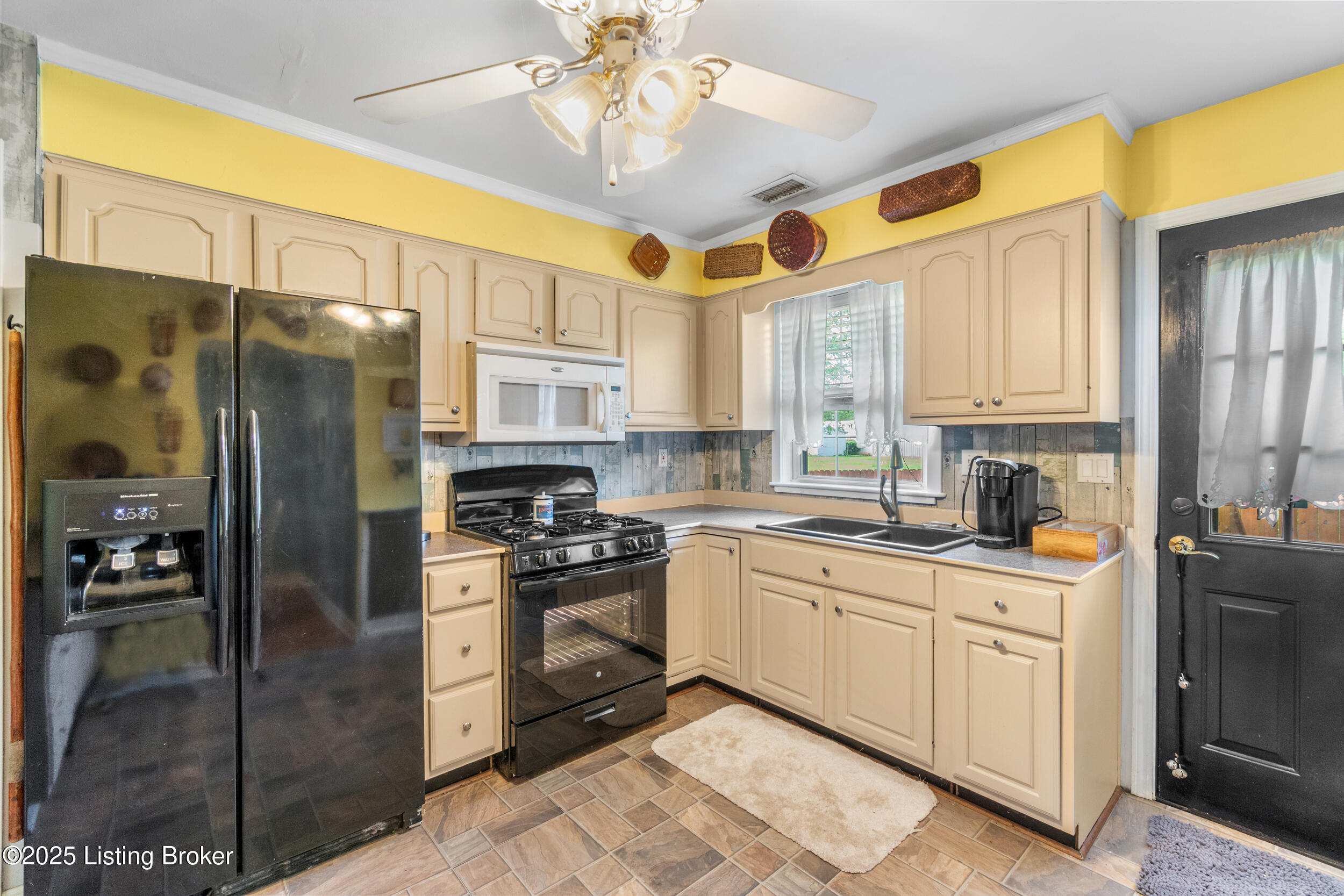 3820 Foreman Ln, Louisville, Kentucky image 7