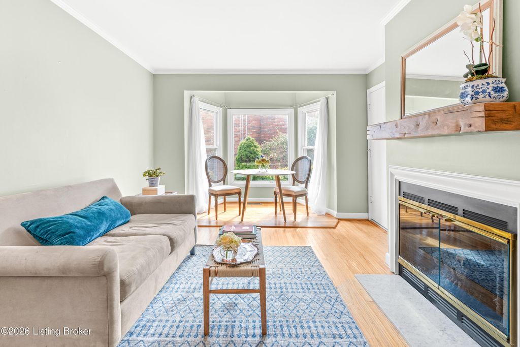 Photo of 420 Sprite Rd #APT 1, Louisville, KY 40207 (MLS # 1709012)