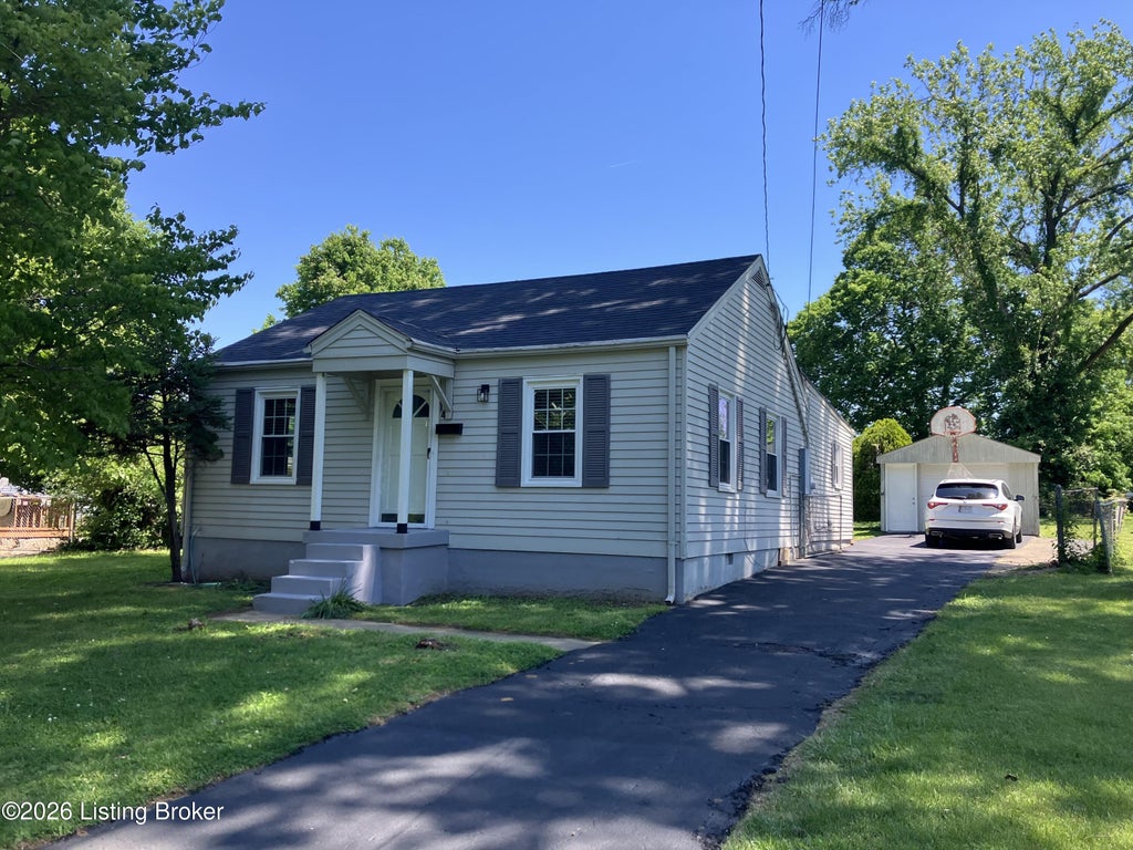 Photo of 14 Kenil Ct, Louisville, KY 40206 (MLS # 1720085)