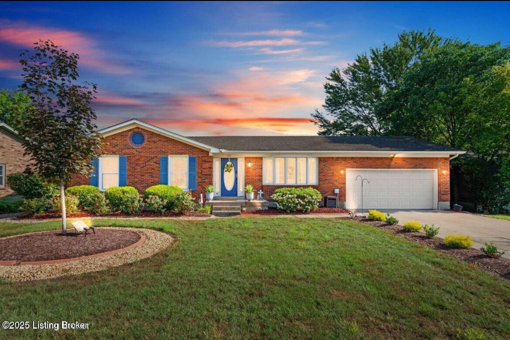 Photo of 205 Angeletta Way, Louisville, KY 40214 (MLS # 1705649)