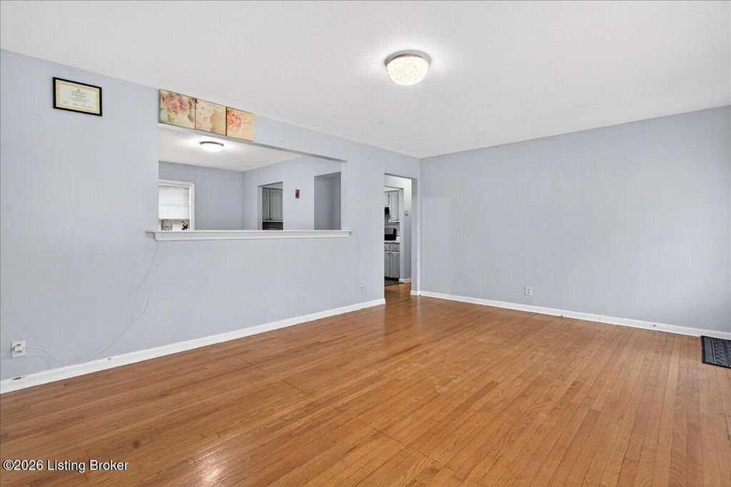 Photo of 5500 Raymary Dr, Louisville, KY 40272 (MLS # 1712866)