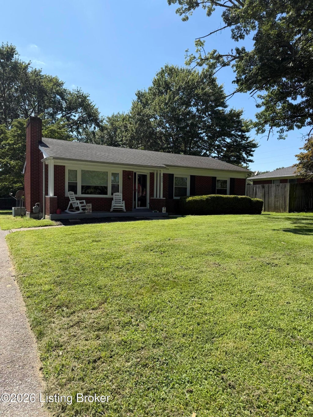 Photo of 9906 Stonestreet Rd, Louisville, KY 40272 (MLS # 1724452)