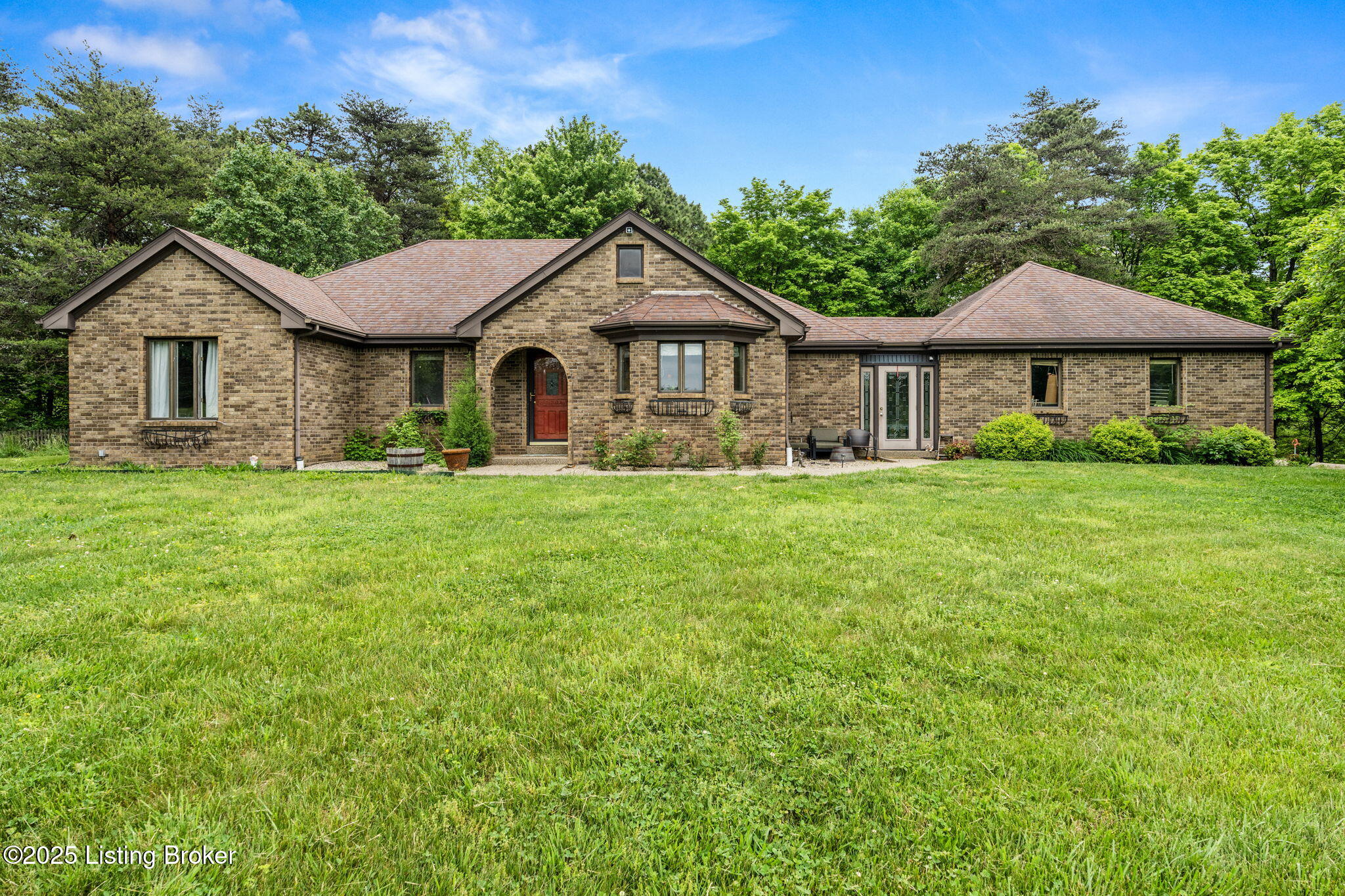 1093 W Bryan Rd, Elizabethtown, Pennsylvania image 1