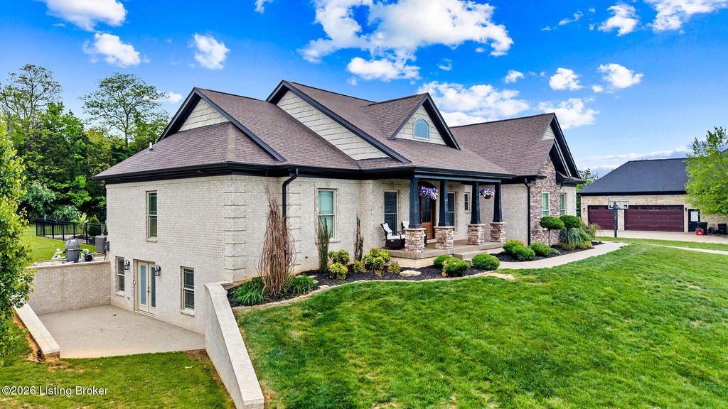 Photo of 673 Martha's Ct, Mt Washington, KY 40047 (MLS # 1716389)