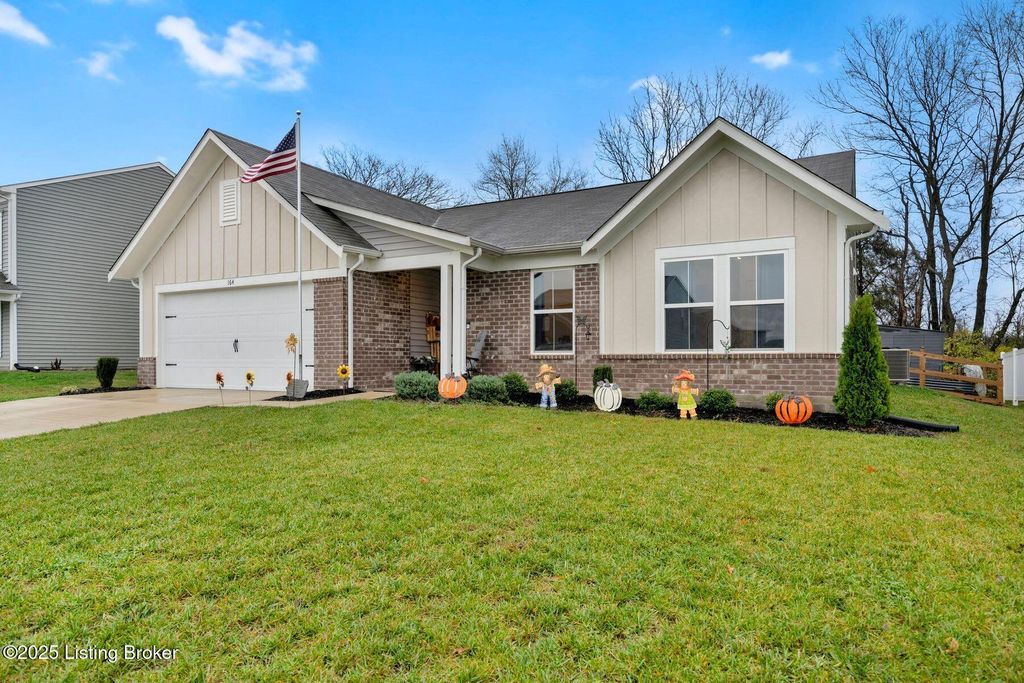 Photo of 164 Shadow Rock Ct, Shepherdsville, KY 40165 (MLS # 1704342)