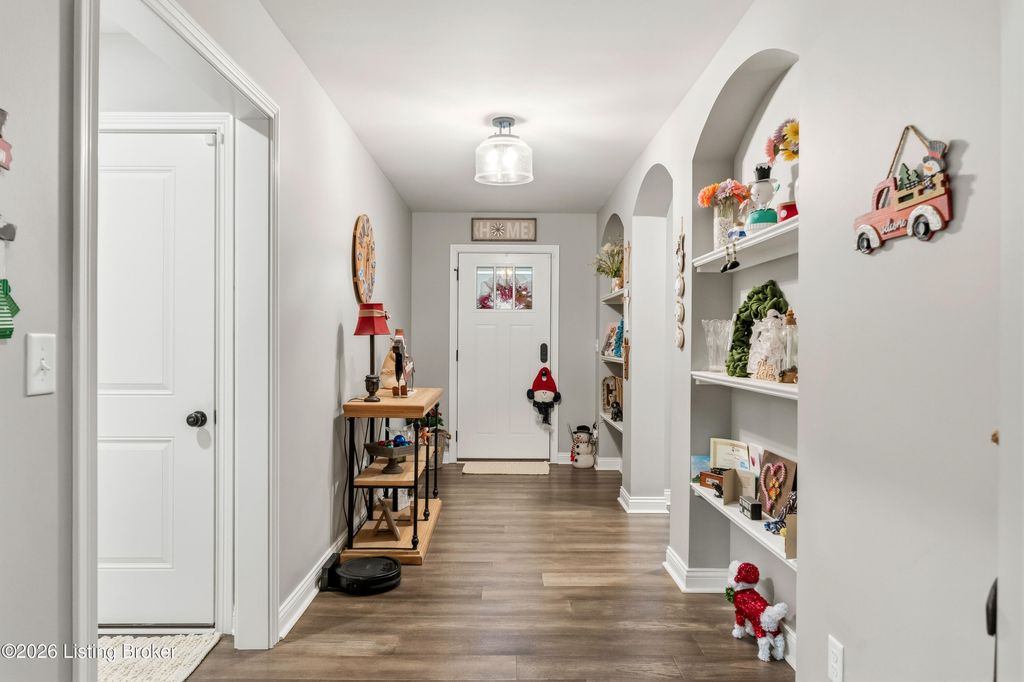 Photo of 475 Deep Creek Dr, Shepherdsville, KY 40165 (MLS # 1706417)