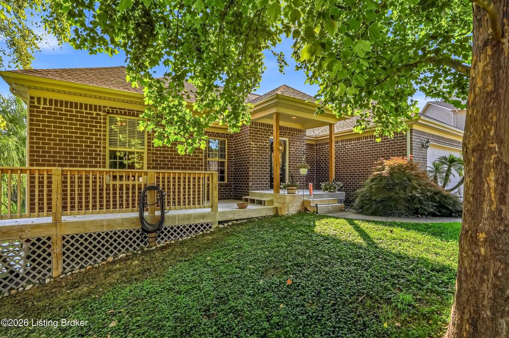 Photo of 416 Buckman Station Ct, Simpsonville, KY 40067 (MLS # 1722355)