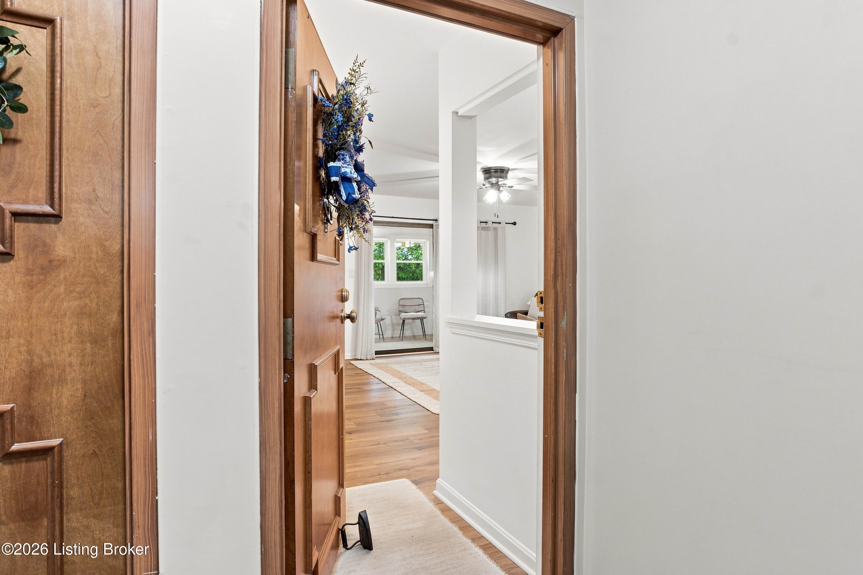 818 Washburn Ave 6