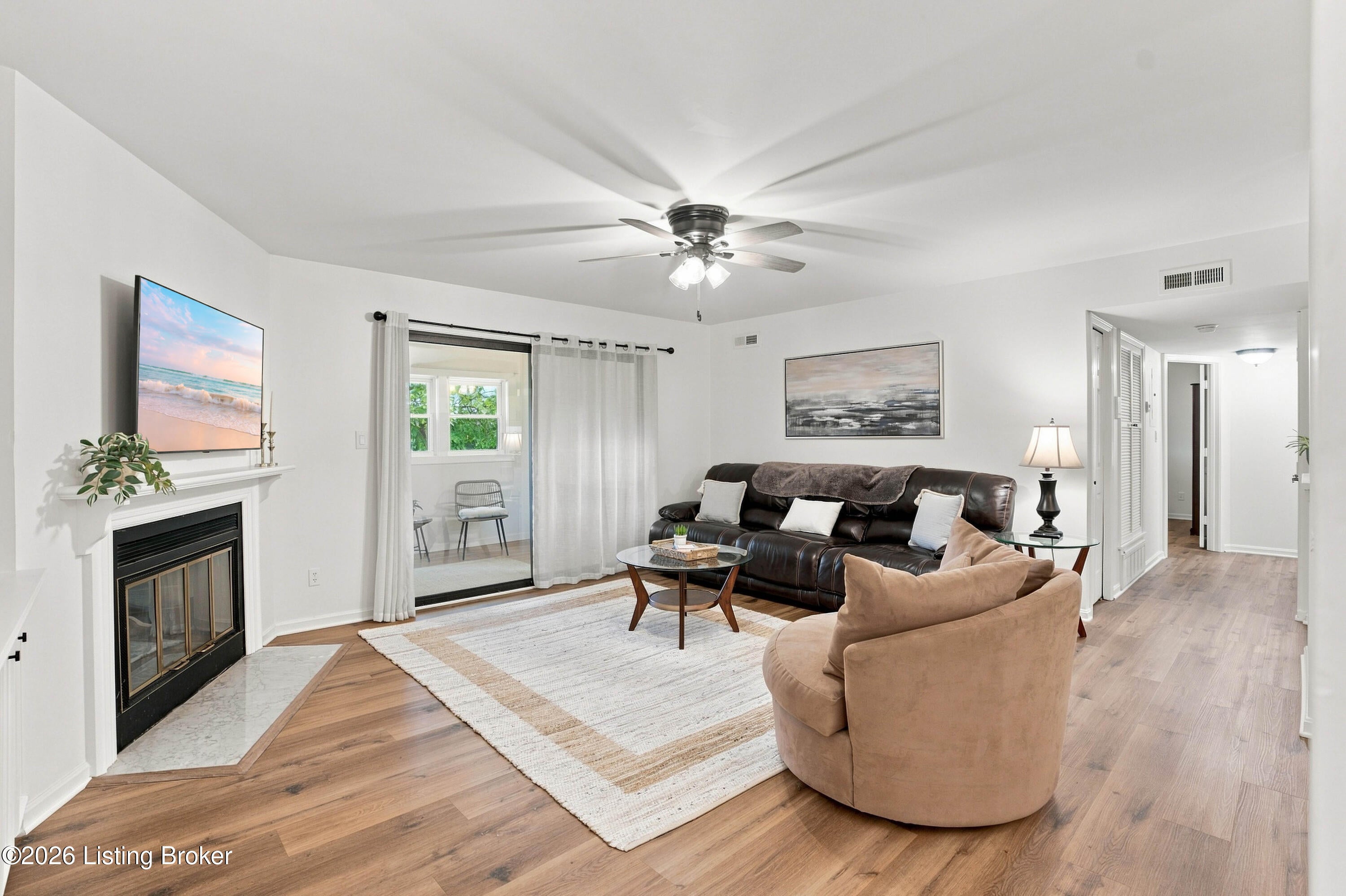 818 Washburn Ave 6