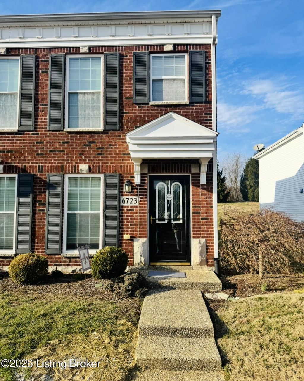 Photo of 6723 Arbor Creek Dr, Louisville, KY 40228 (MLS # 1710461)