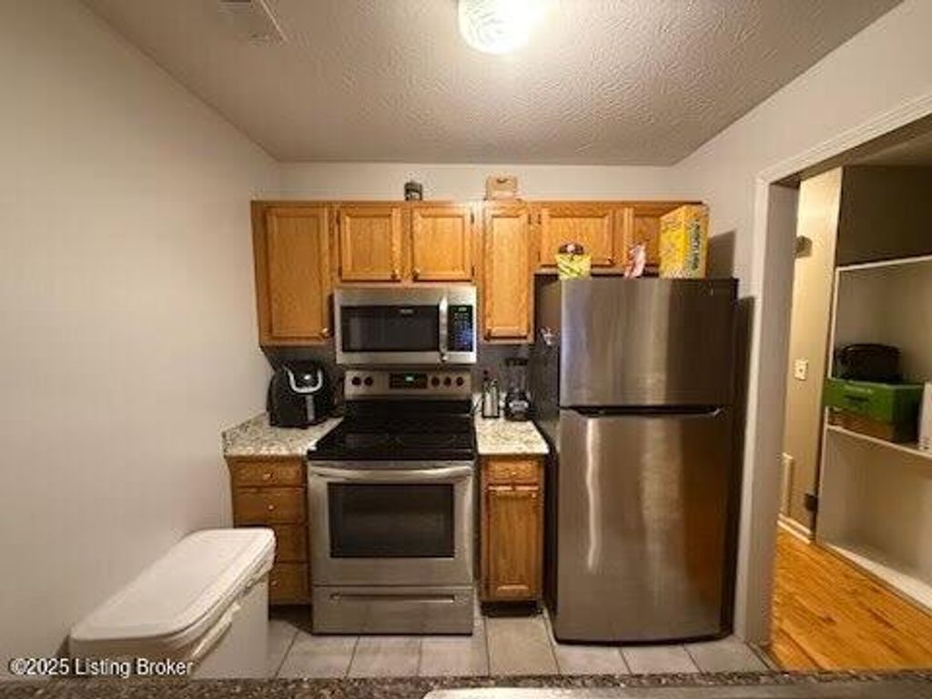 Photo of 1320 S 17th St, Louisville, KY 40210 (MLS # 1701624)