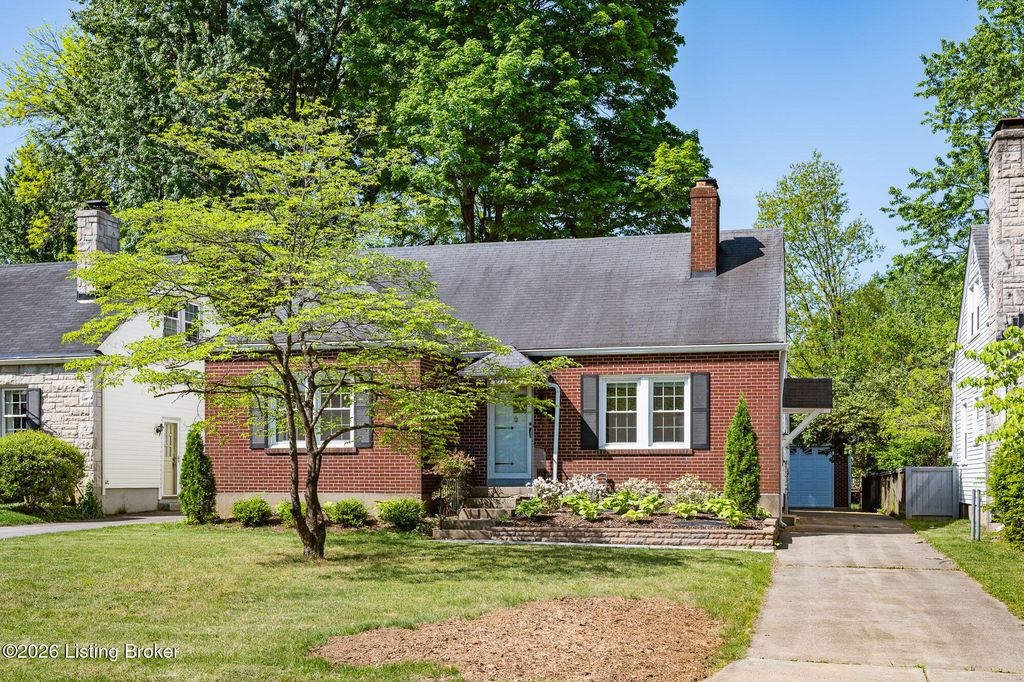 Photo of 3122 Eagle Pass, Louisville, KY 40213 (MLS # 1716448)
