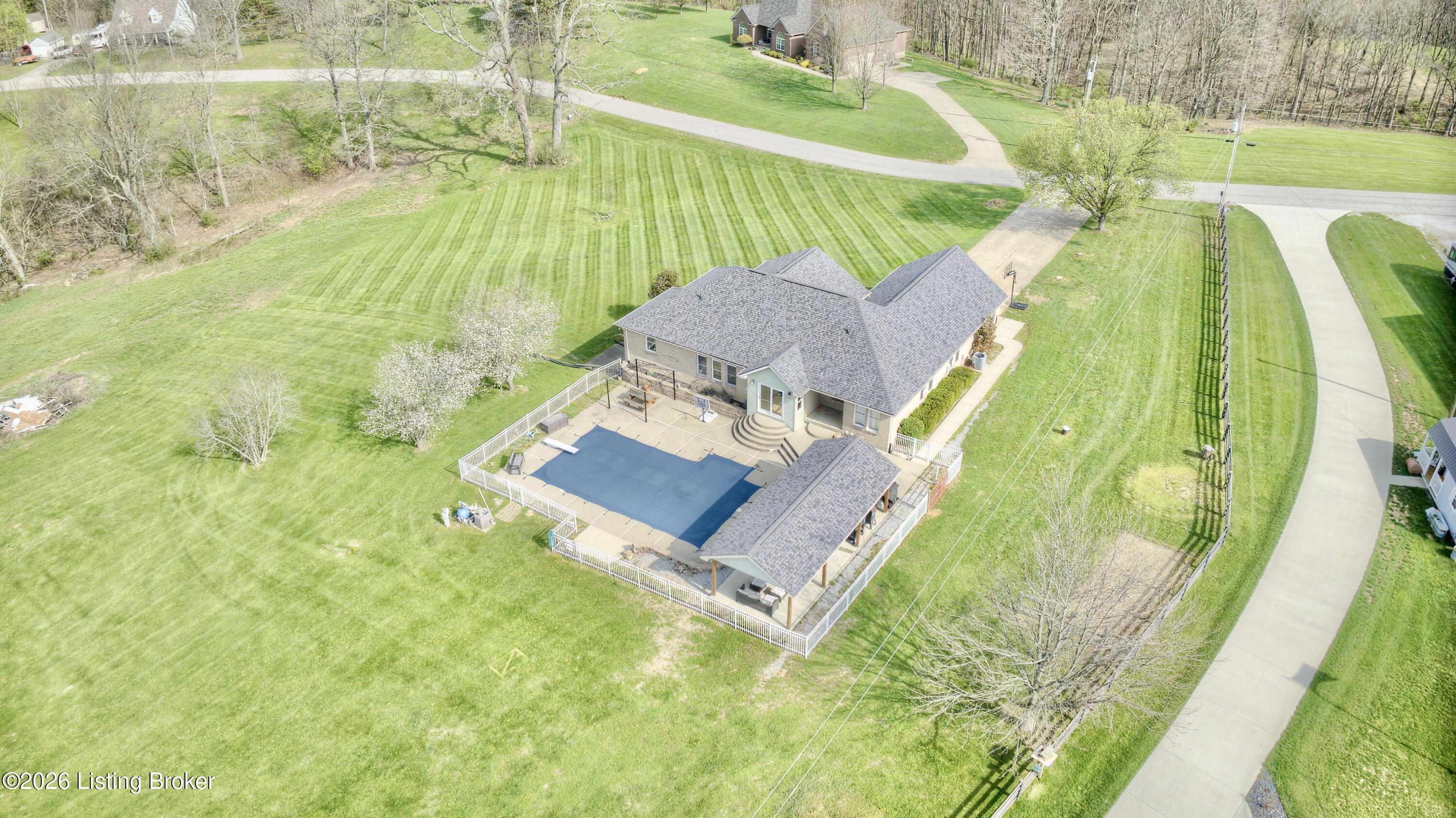 715 Heritage Dr