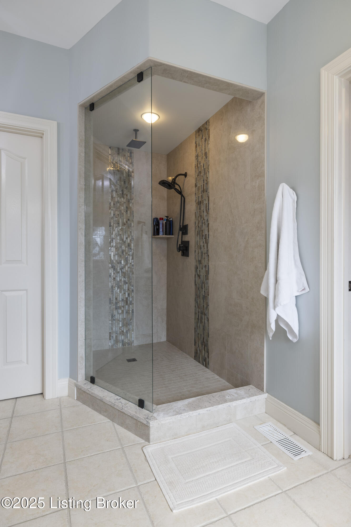 12206 Bridgeway Ct, Sellersburg, Indiana image 28