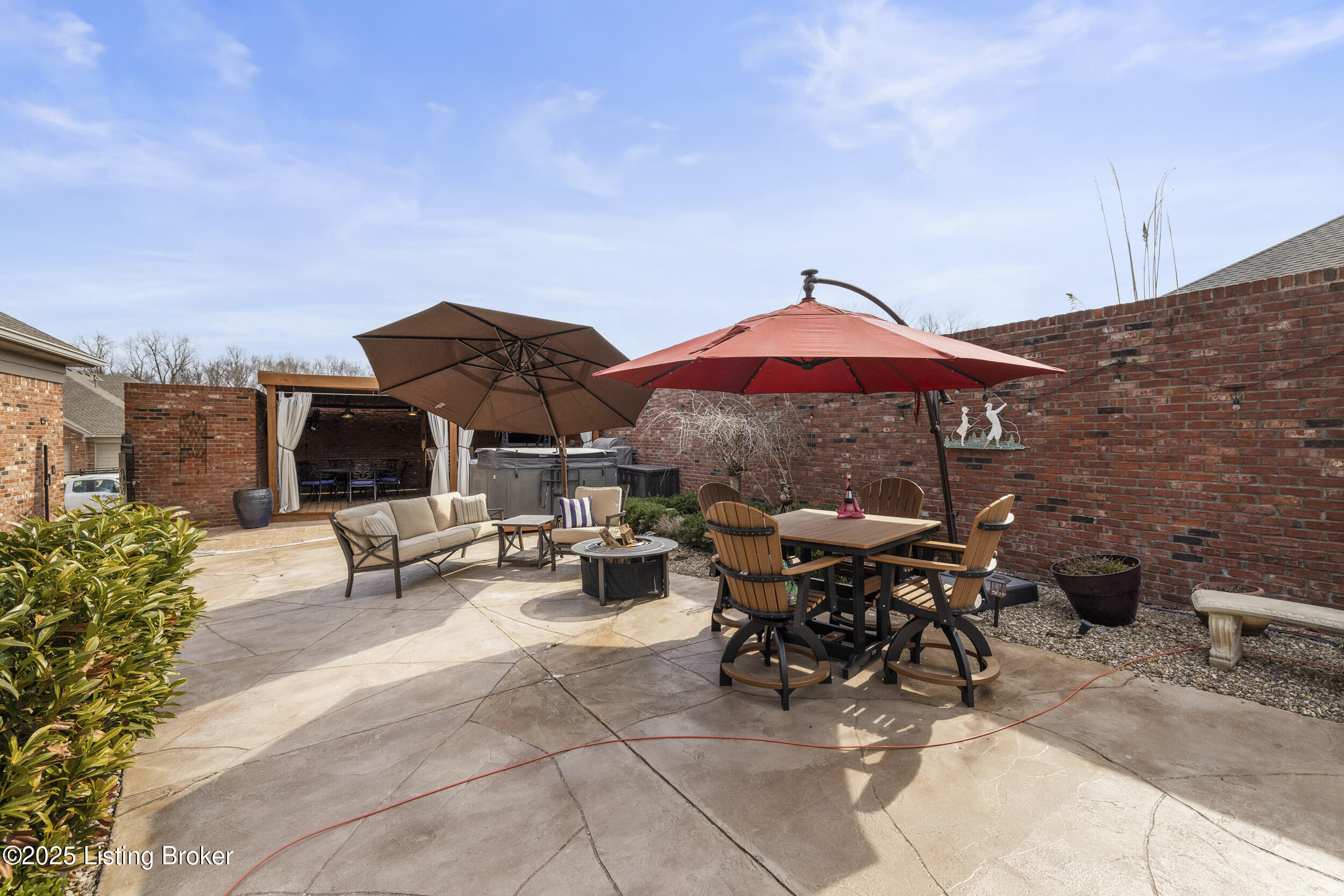 12206 Bridgeway Ct, Sellersburg, Indiana image 2