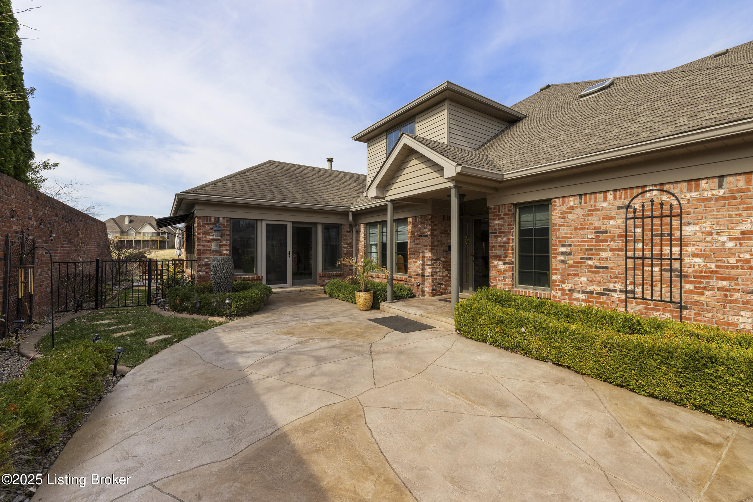 12206 Bridgeway Ct, Sellersburg, Indiana image 1