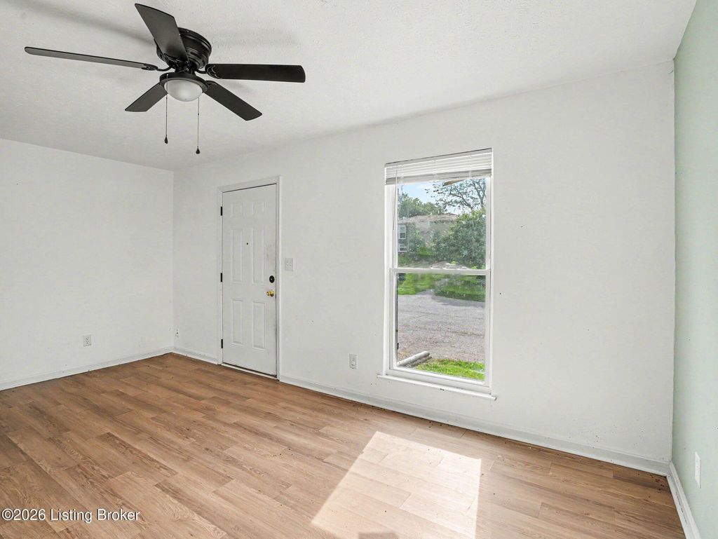 Photo of 6904 Holly Lake Dr, Louisville, KY 40291 (MLS # 1717330)