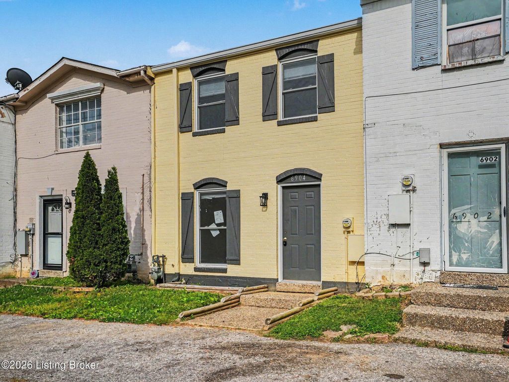 Photo of 6904 Holly Lake Dr, Louisville, KY 40291 (MLS # 1717330)