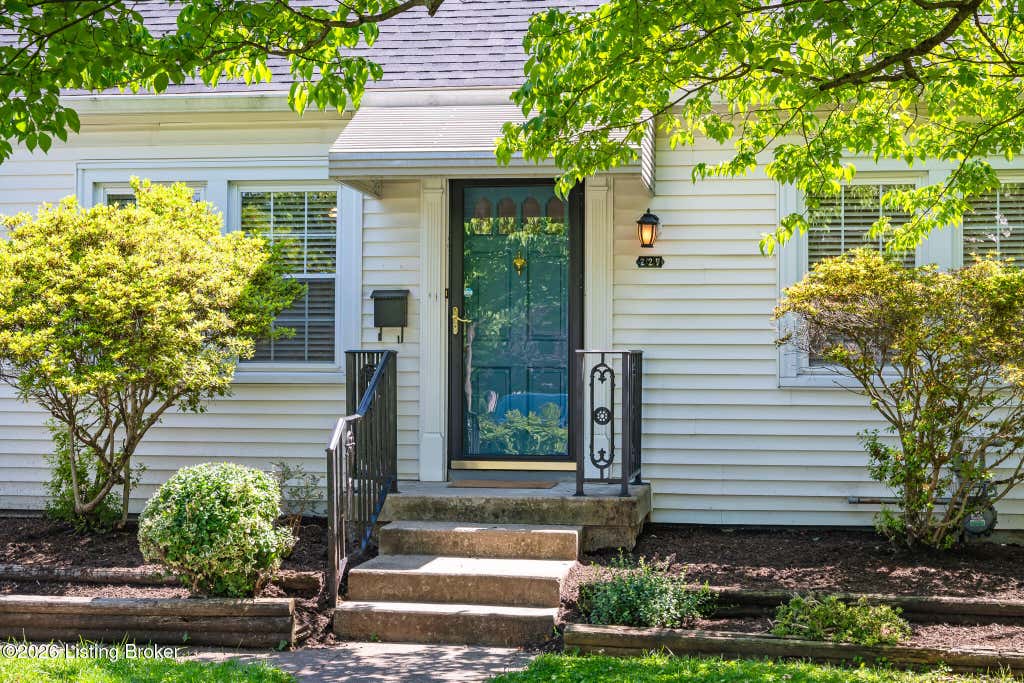 Photo of 227 Fairfax Ave, Louisville, KY 40207 (MLS # 1724955)