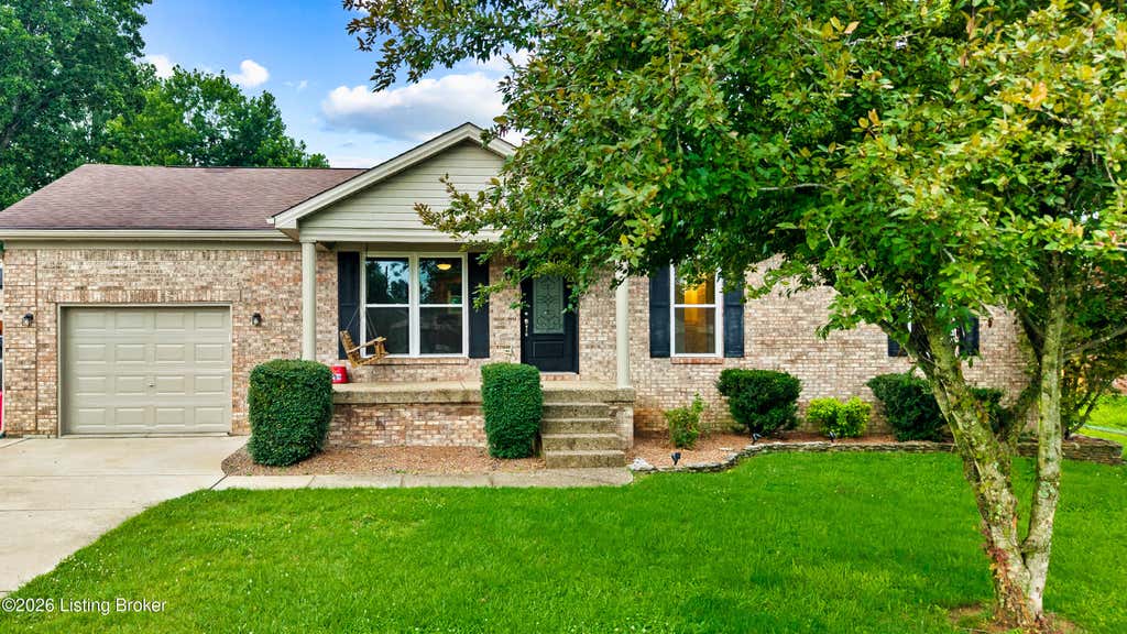 Photo of 152 Dennis Dr, Shepherdsville, KY 40165 (MLS # 1721011)