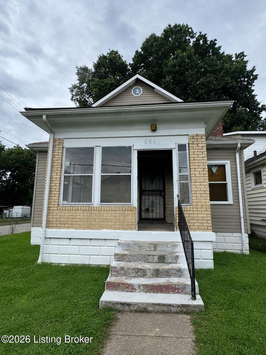 Photo of 3541 River Park Dr, Louisville, KY 40211 (MLS # 1721940)