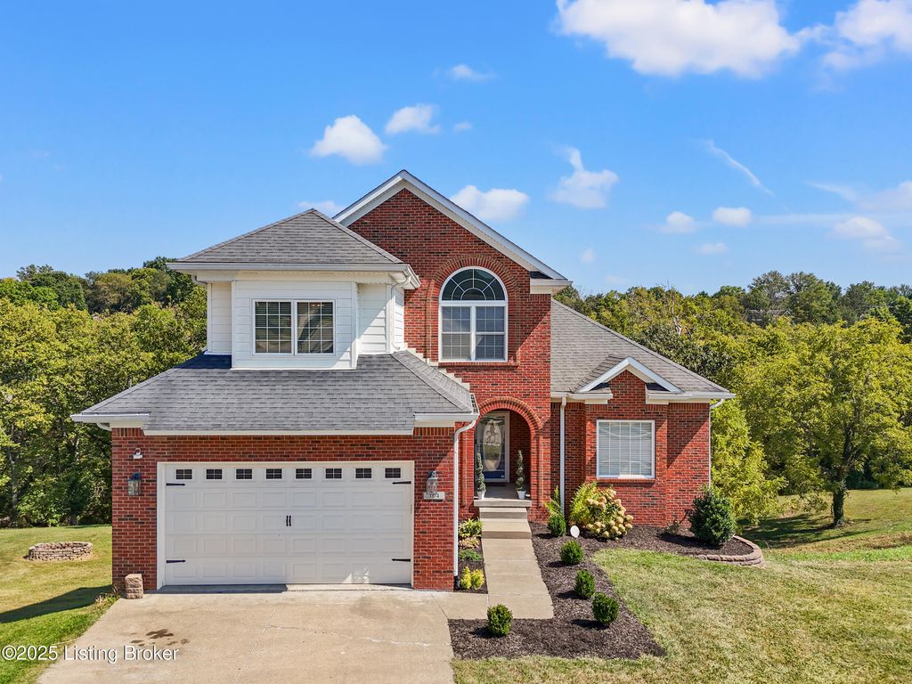 Photo of 304 Blue Spruce Dr, Frankfort, KY 40601 (MLS # 1705947)