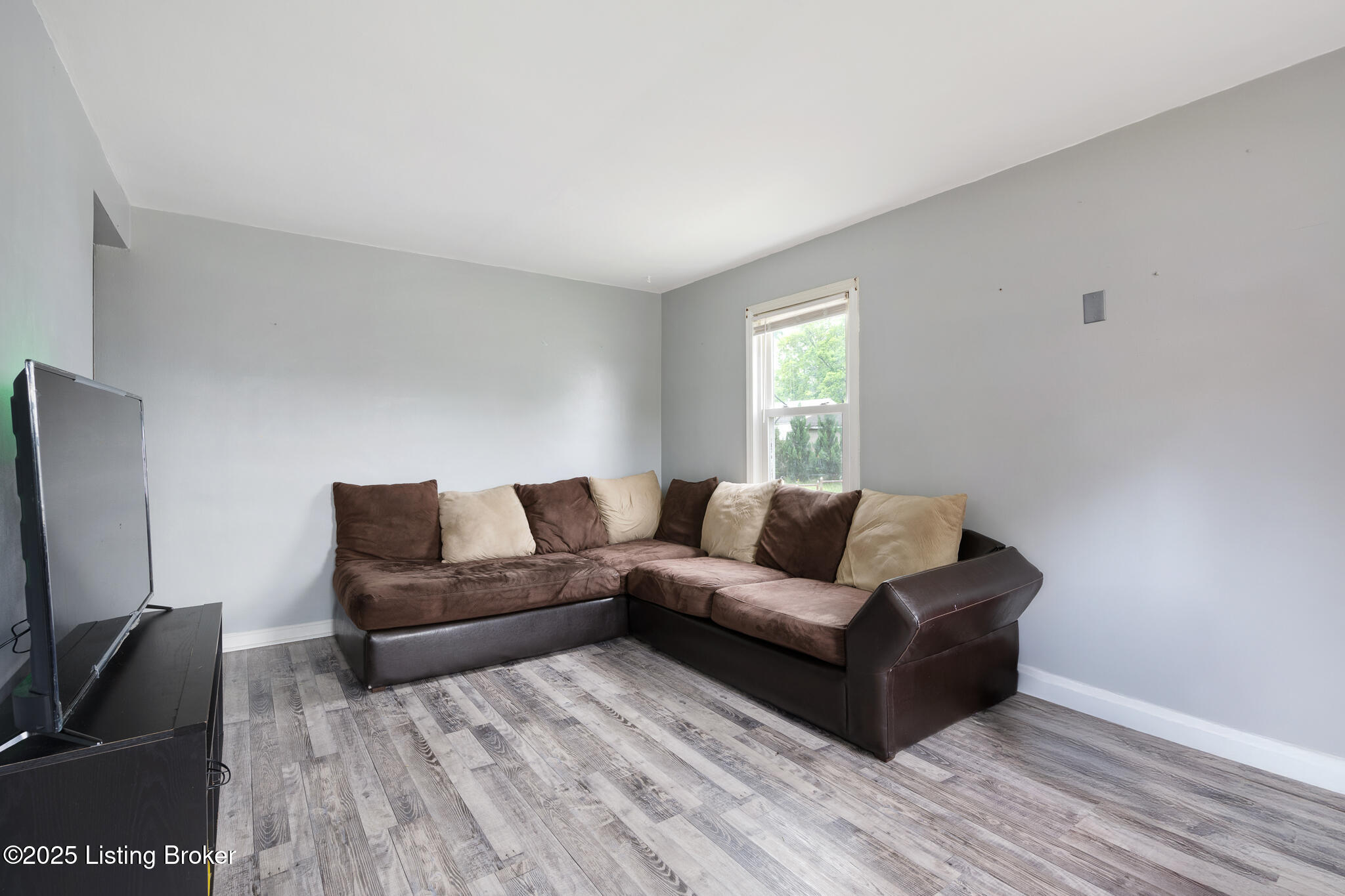 1026 Navaho Pl, Louisville, Kentucky image 8