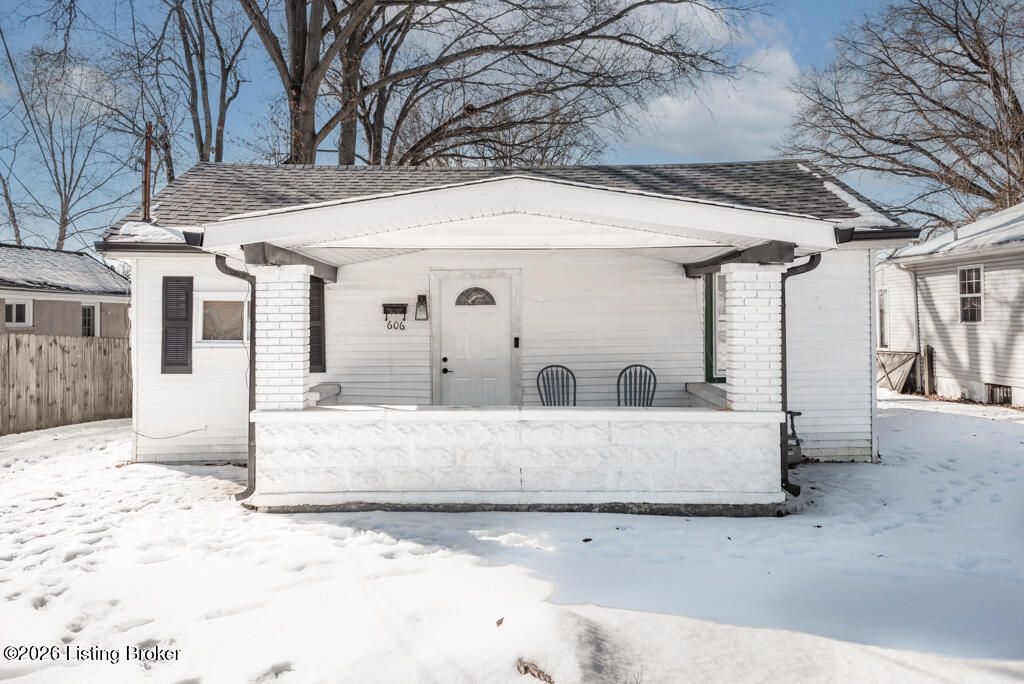 Photo of 606 Country Club Rd, Louisville, KY 40206 (MLS # 1708740)