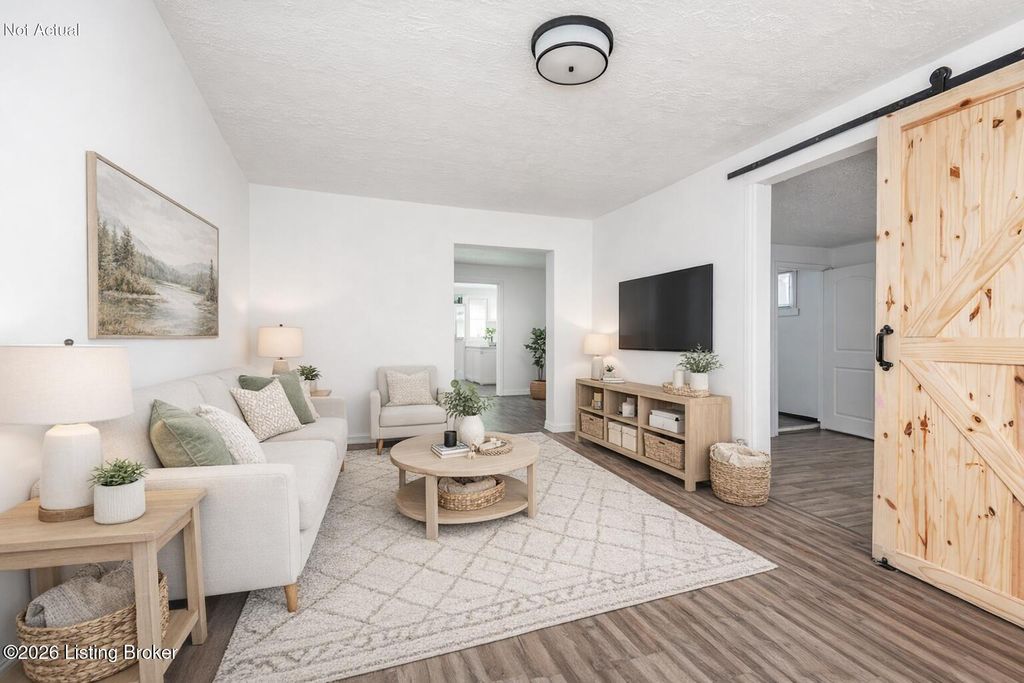 Photo of 606 Country Club Rd, Louisville, KY 40206 (MLS # 1708740)