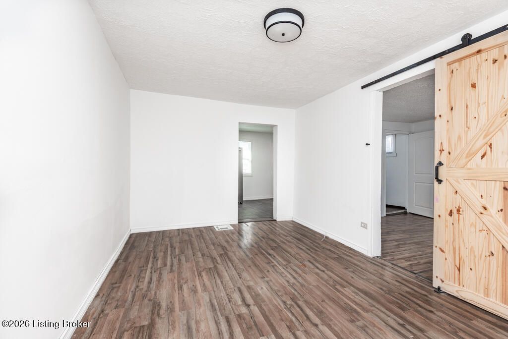 Photo of 606 Country Club Rd, Louisville, KY 40206 (MLS # 1708740)