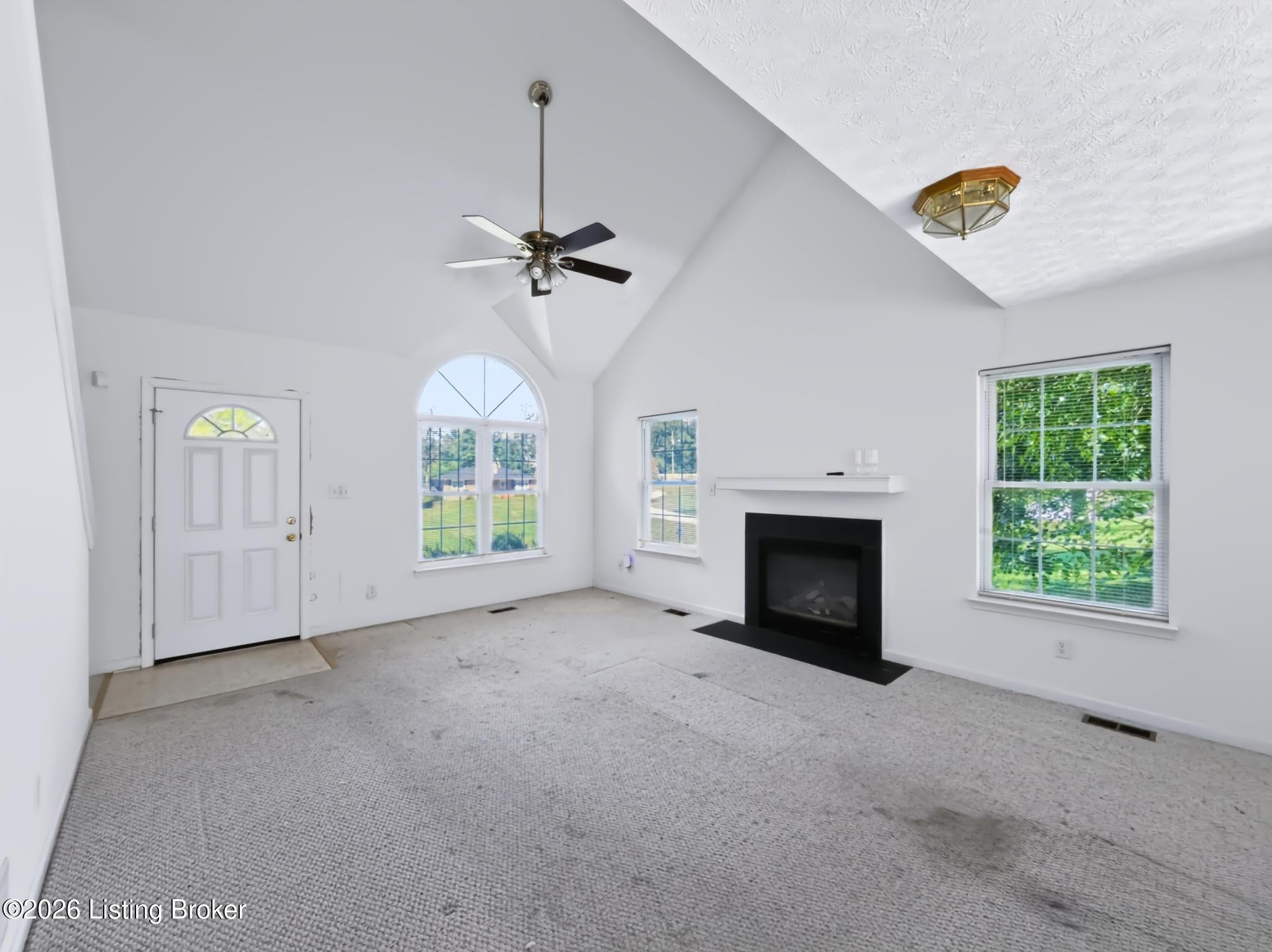 8104 Hudson Ln