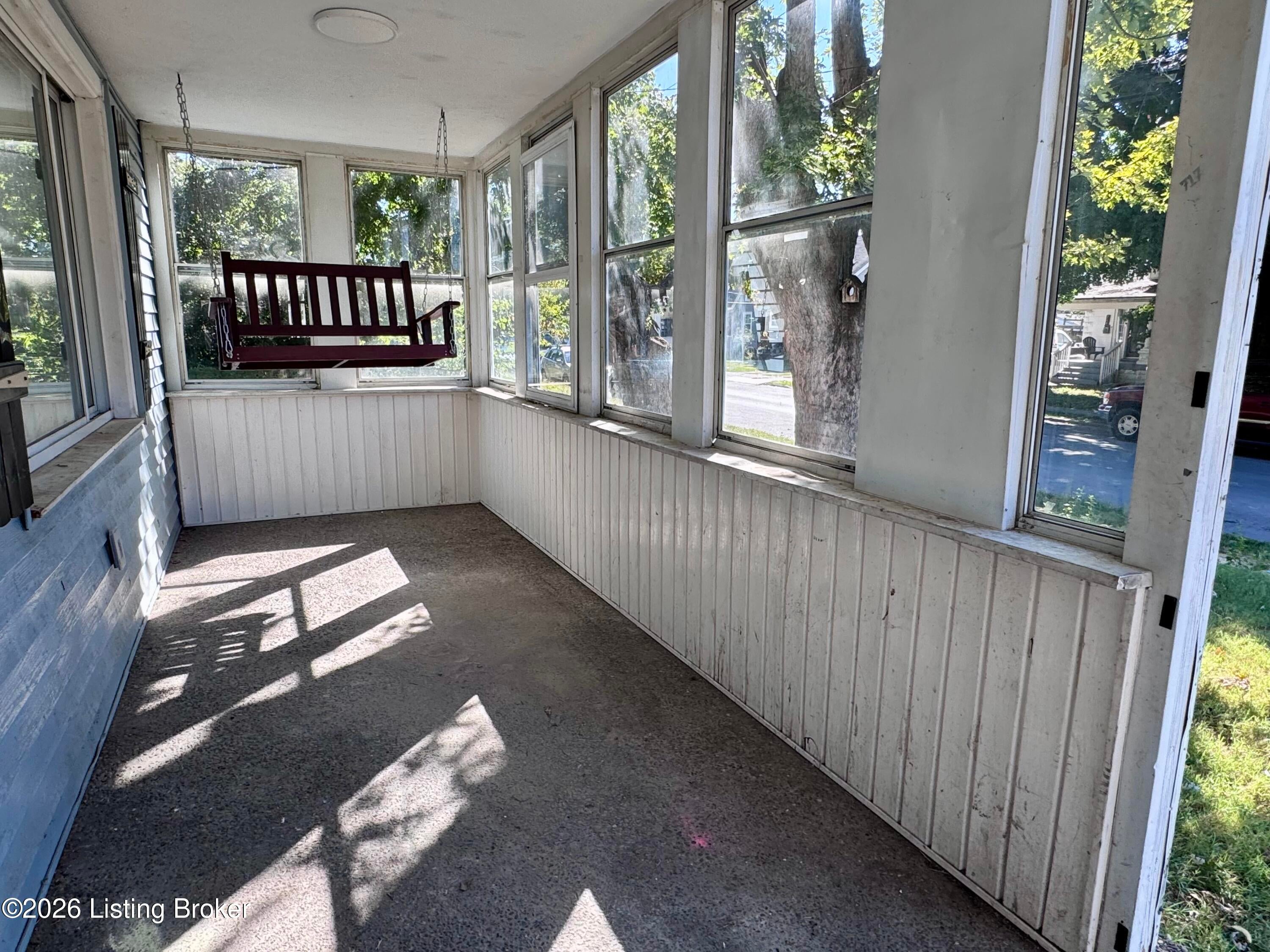 717 W Evelyn Ave