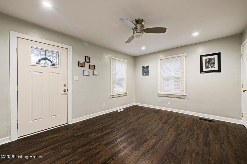 Photo of 703 W Florence Ave, Louisville, KY 40215 (MLS # 1707891)