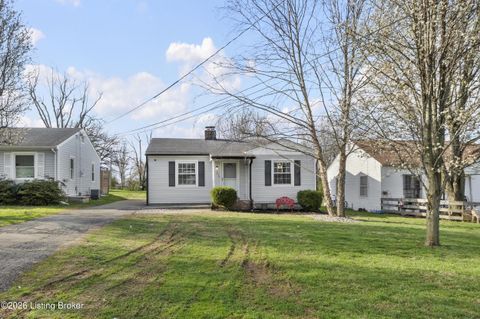 Photo of 1614 Lakeside Dr, Shelbyville, KY 40065 (MLS # 1711973)