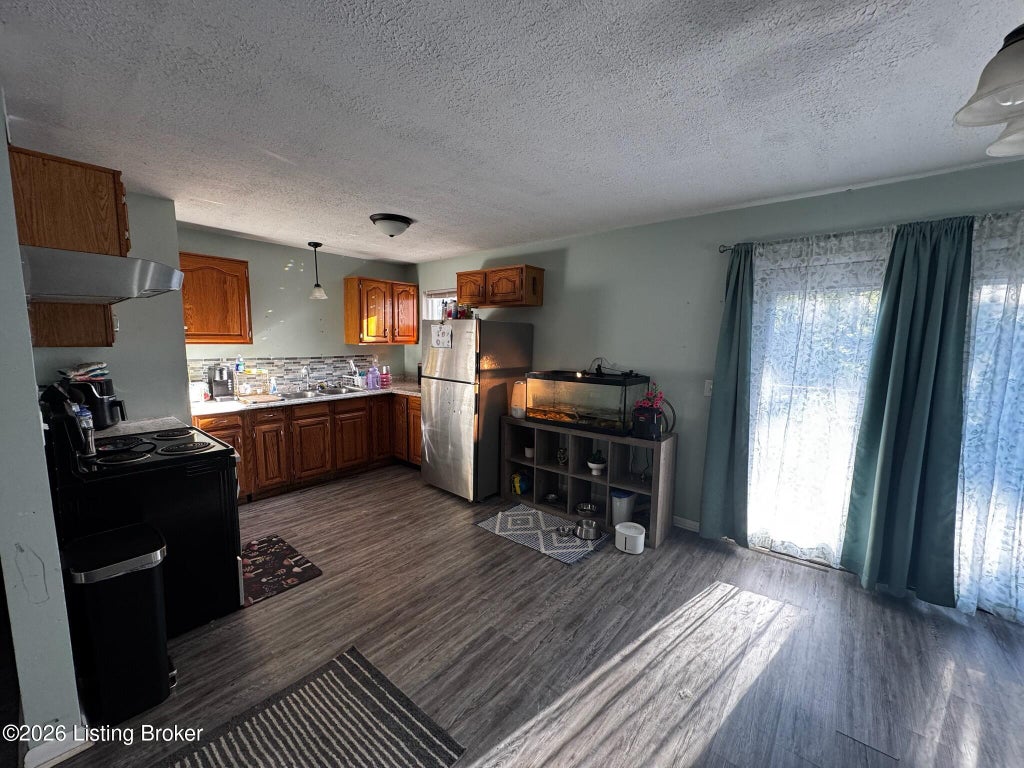 Photo of 9720 Titan Dr, Louisville, KY 40229 (MLS # 1729541)