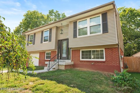 Photo of 9501 Meadowgate Ct, Louisville, KY 40223 (MLS # 1700185)