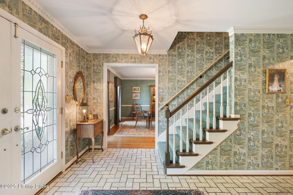 Photo of 3116 Runnymede Rd, Louisville, KY 40222 (MLS # 1706433)