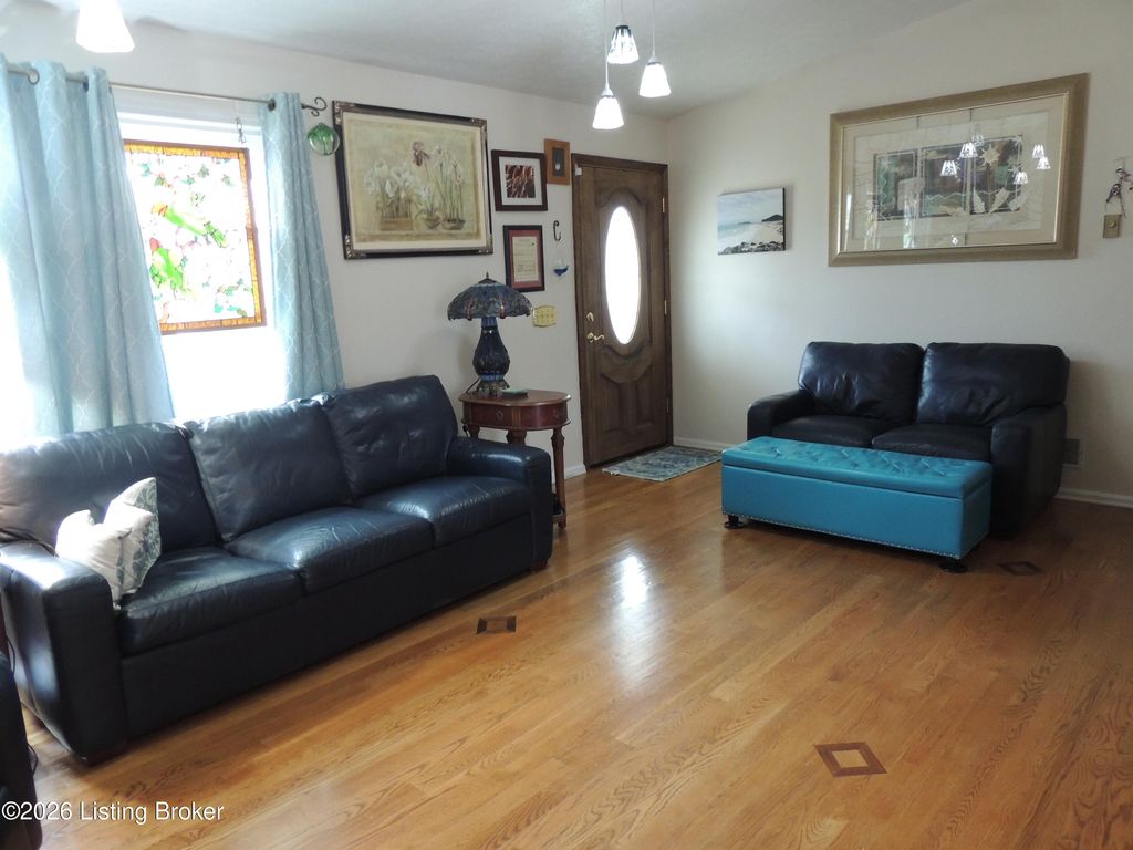 Photo of 105 Andrea Ct, Bardstown, KY 40004 (MLS # 1710986)