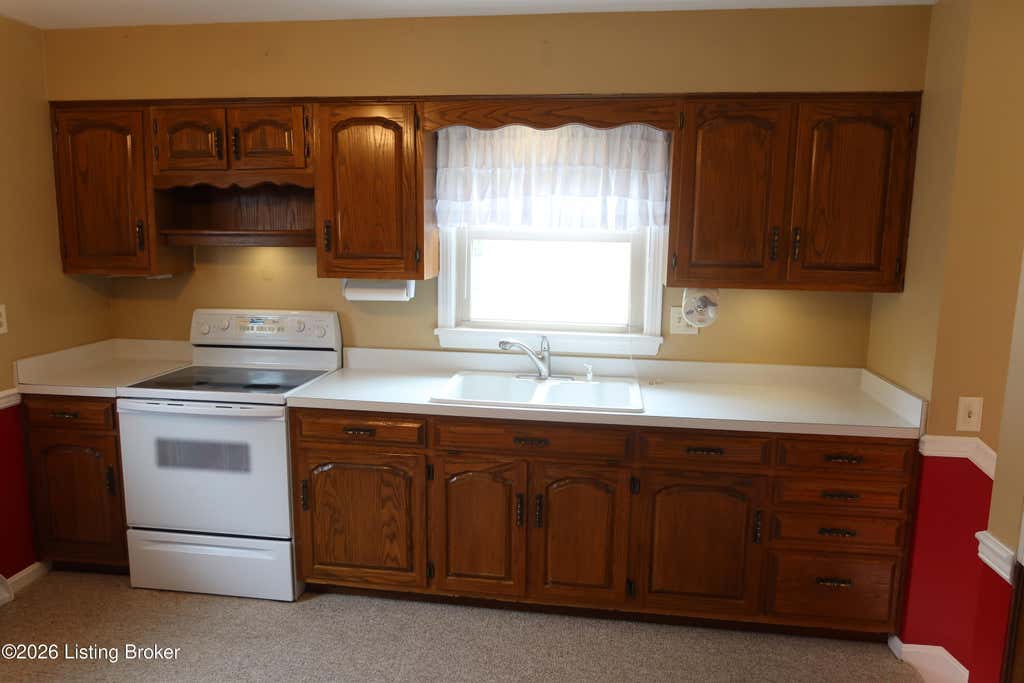 Photo of 3503 Fernheather Dr, Louisville, KY 40216 (MLS # 1726094)
