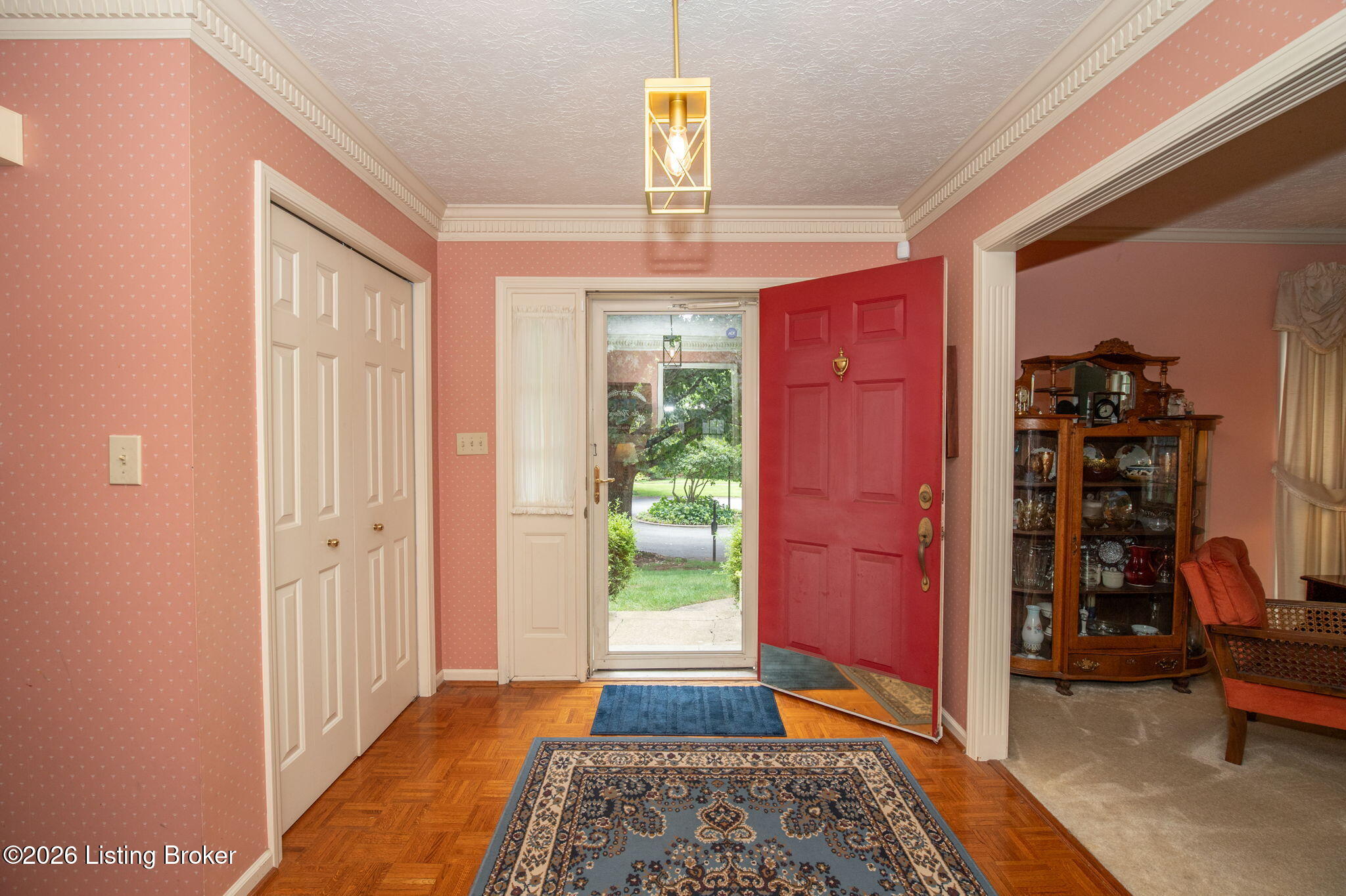 9113 Holly Springs Ct