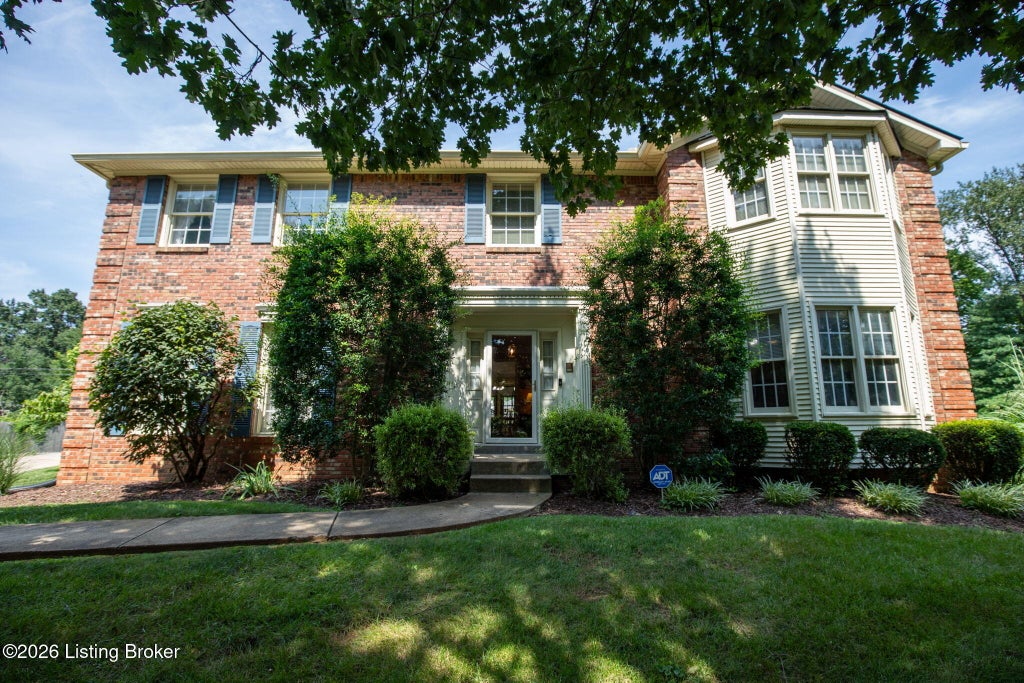 Photo of 9113 Holly Springs Ct, Lyndon, KY 40242 (MLS # 1724175)